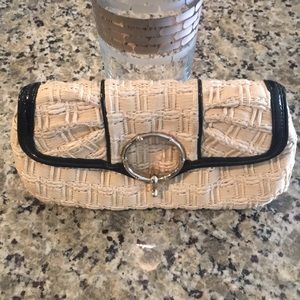 Elaine Turner straw & patent leather trim clutch